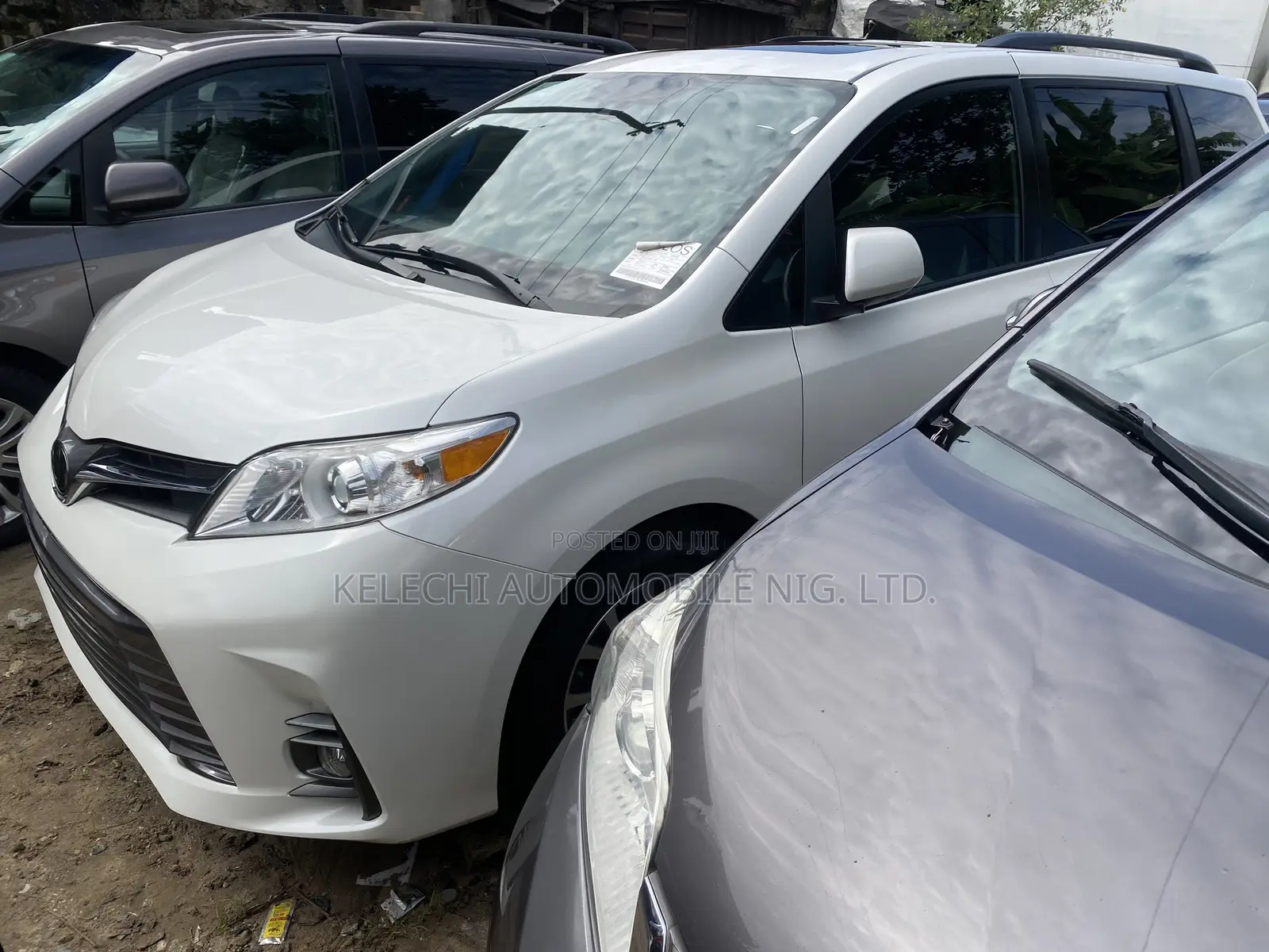 Toyota Sienna XLE Premium AWD 2020 White