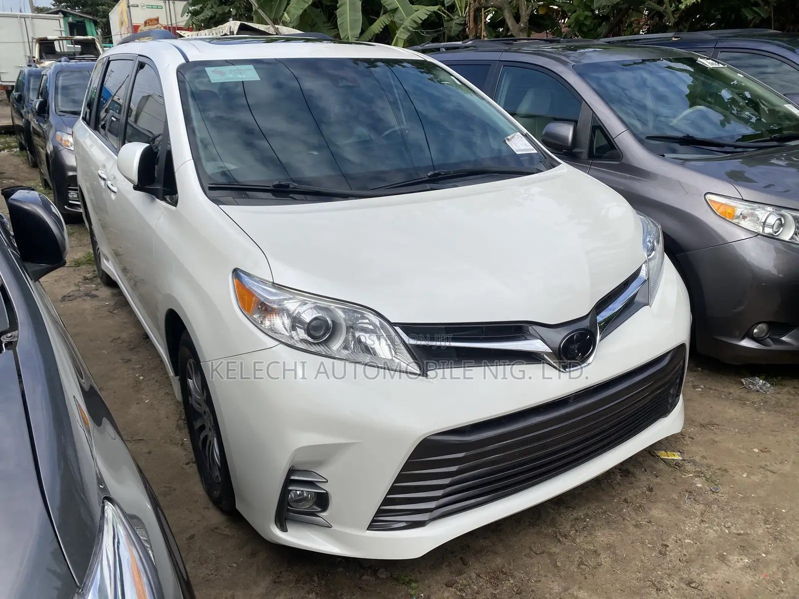 Toyota Sienna XLE Premium AWD 2020 White