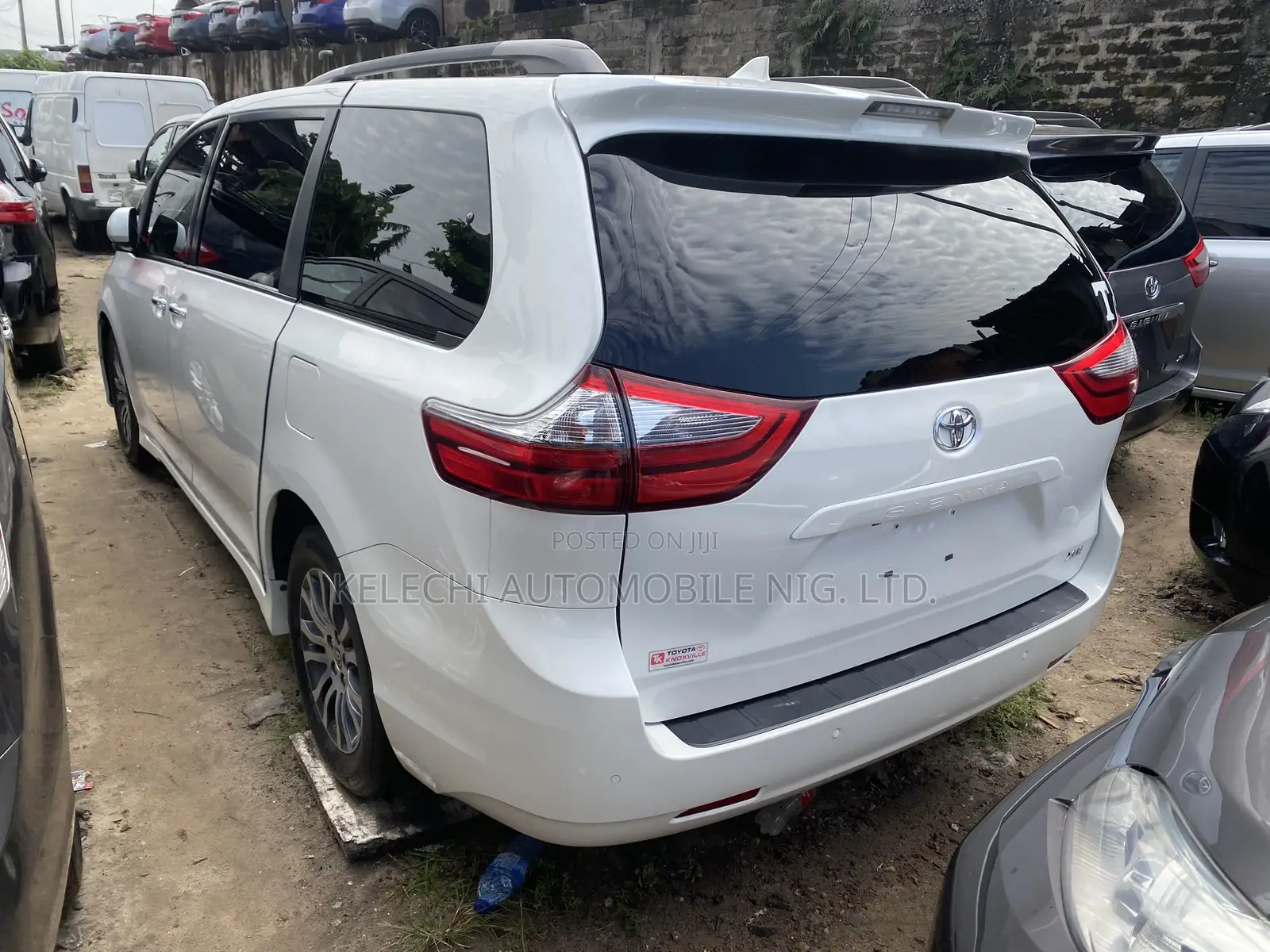 Toyota Sienna XLE Premium AWD 2020 White