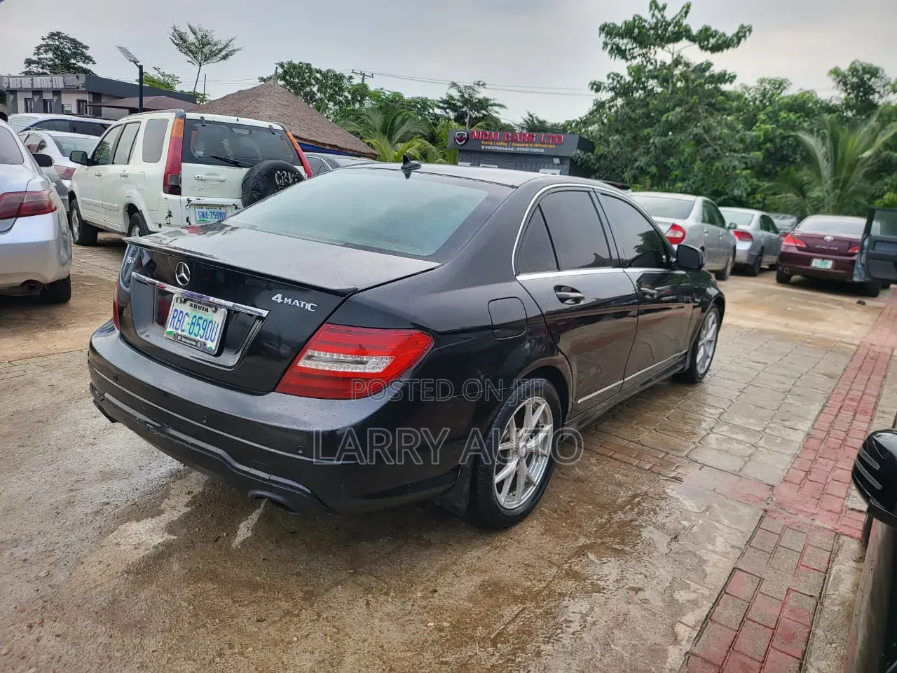 Mercedes-Benz C300 2010 Black