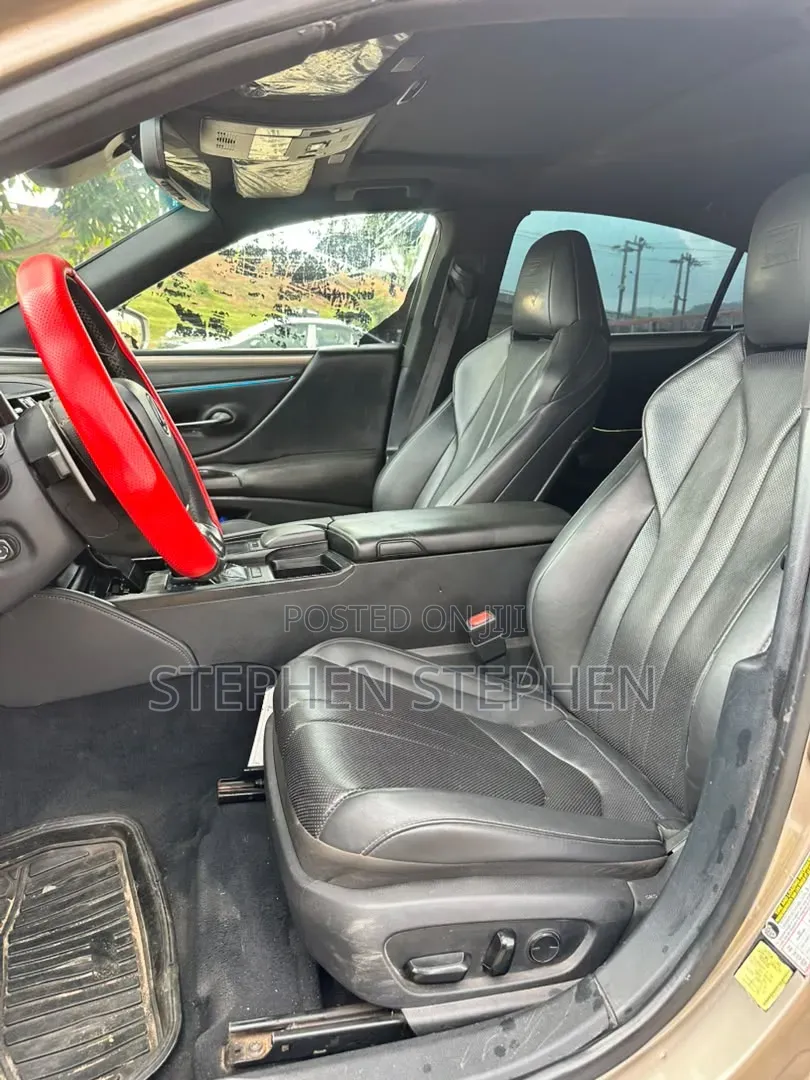 Lexus ES 2020 Gold