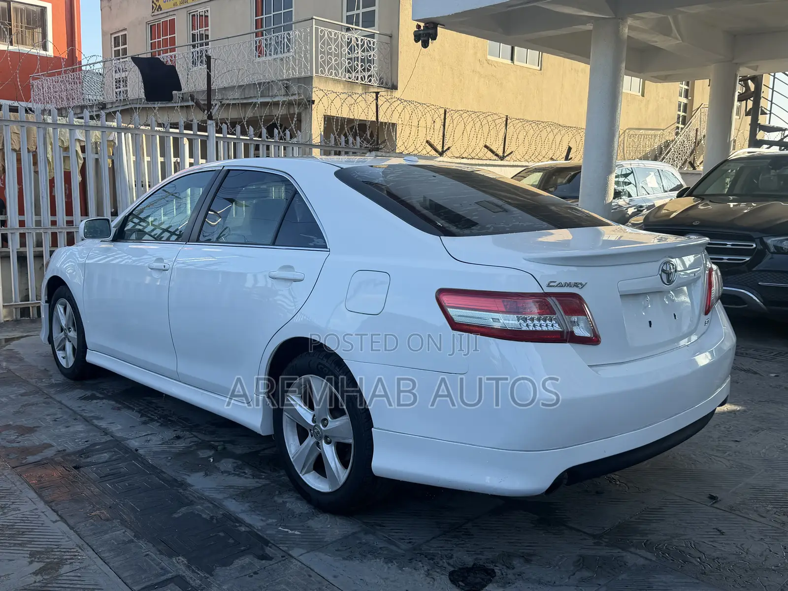 Toyota Camry SE 4dr Sedan (2.5L 4cyl 6A) 2011 White