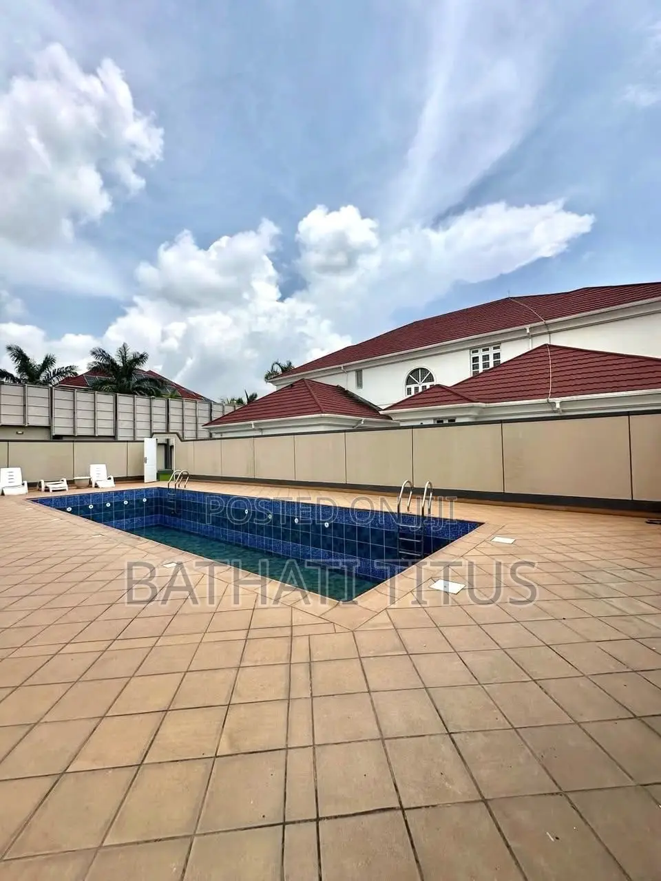 5bdrm Duplex in Zone B for sale