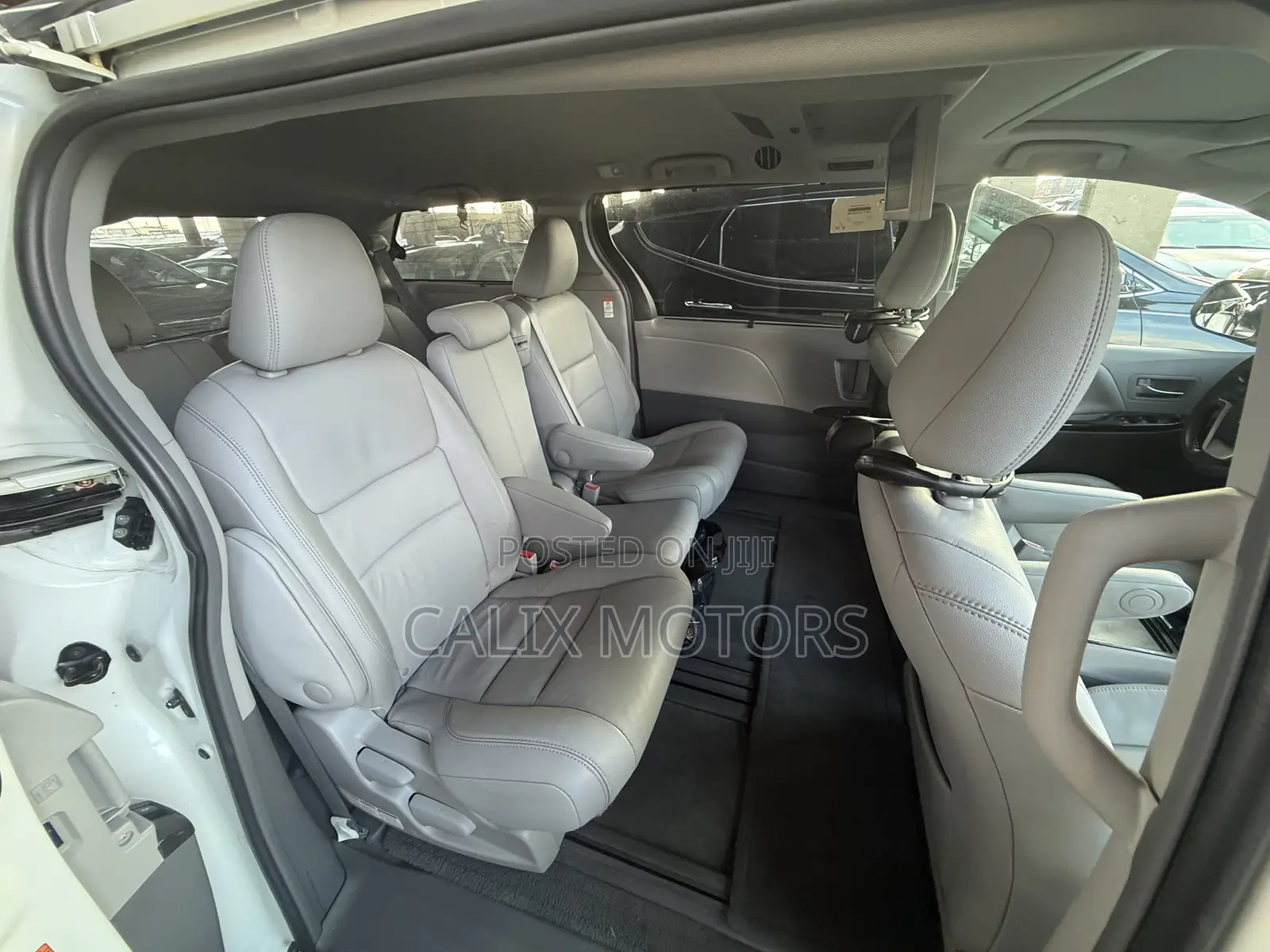Toyota Sienna 2015 White