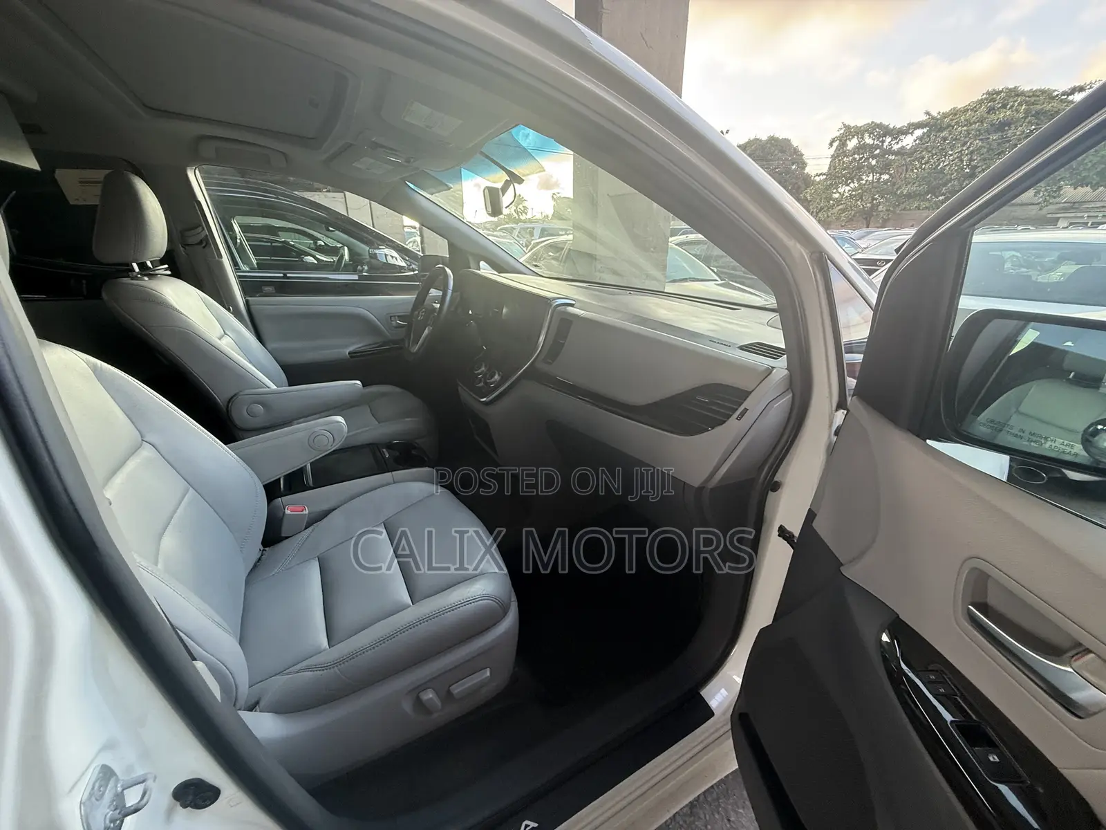Toyota Sienna 2015 White