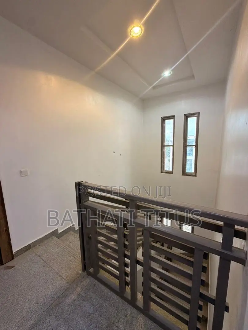 4bdrm Duplex in Jahi for sale