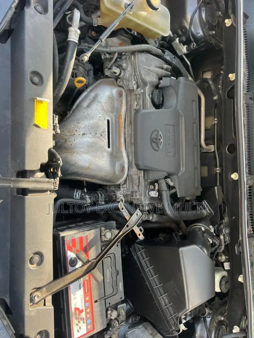 Toyota RAV4 Limited 4dr SUV (2.5L 4cyl 6A) 2015