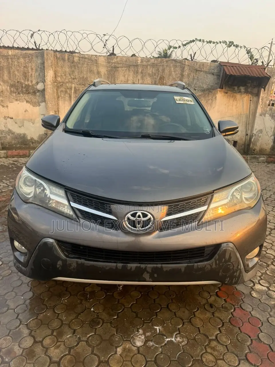 Toyota RAV4 Limited 4dr SUV (2.5L 4cyl 6A) 2015