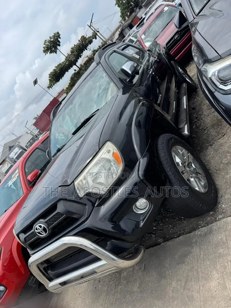 Toyota Tacoma 2014 Black