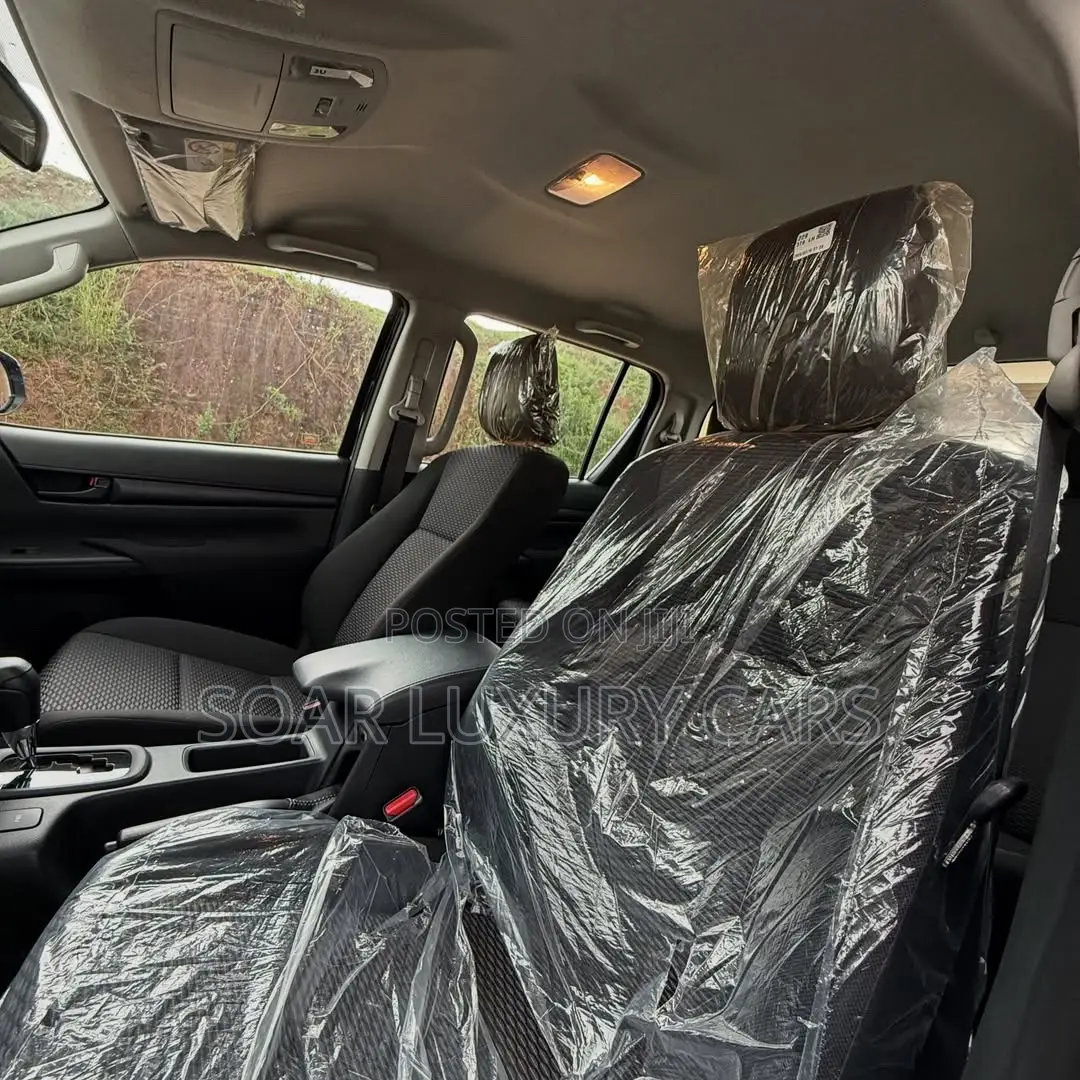 New Toyota Hilux 2026 Black