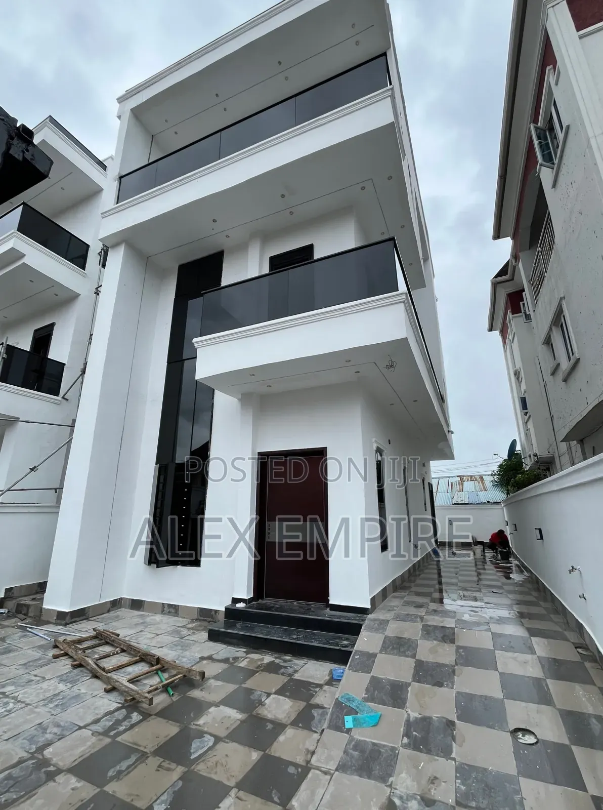 5bdrm Duplex in Ago Palace for sale