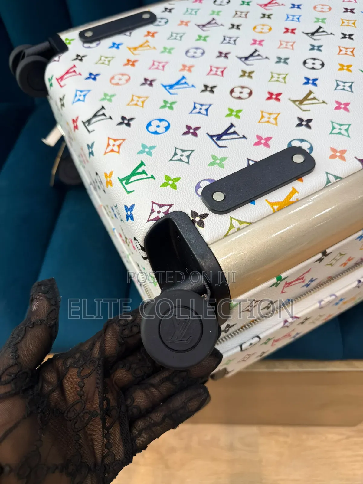 Original Louis Vuitton Combo 
Hand Luggage Mirror Quality