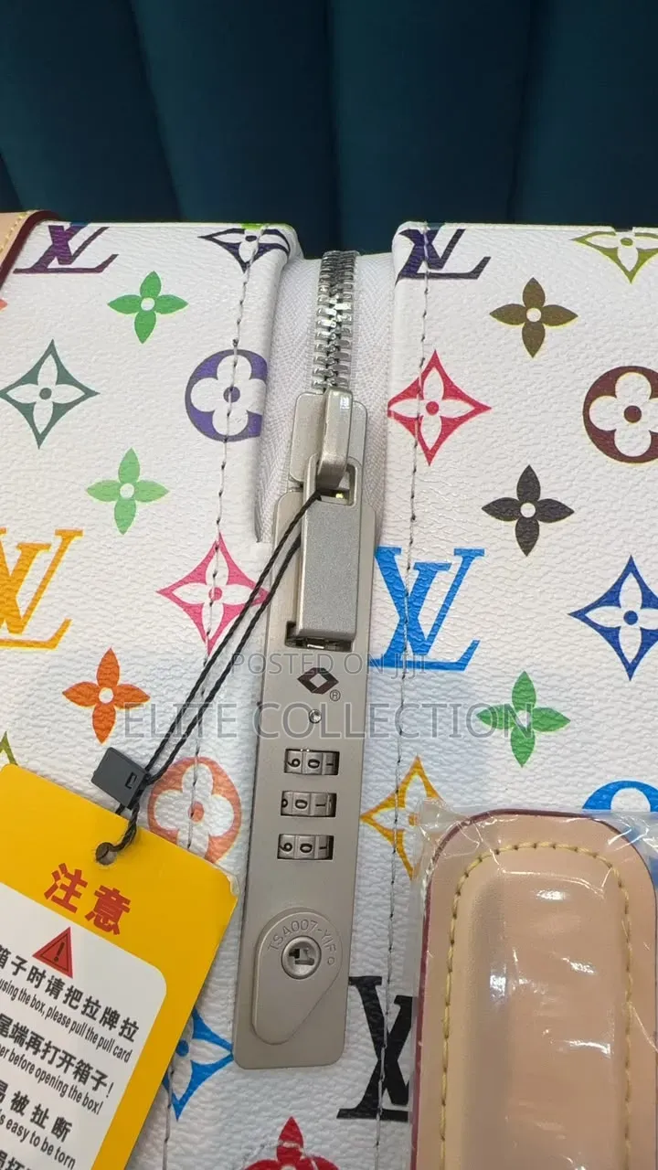 Original Louis Vuitton Combo 
Hand Luggage Mirror Quality