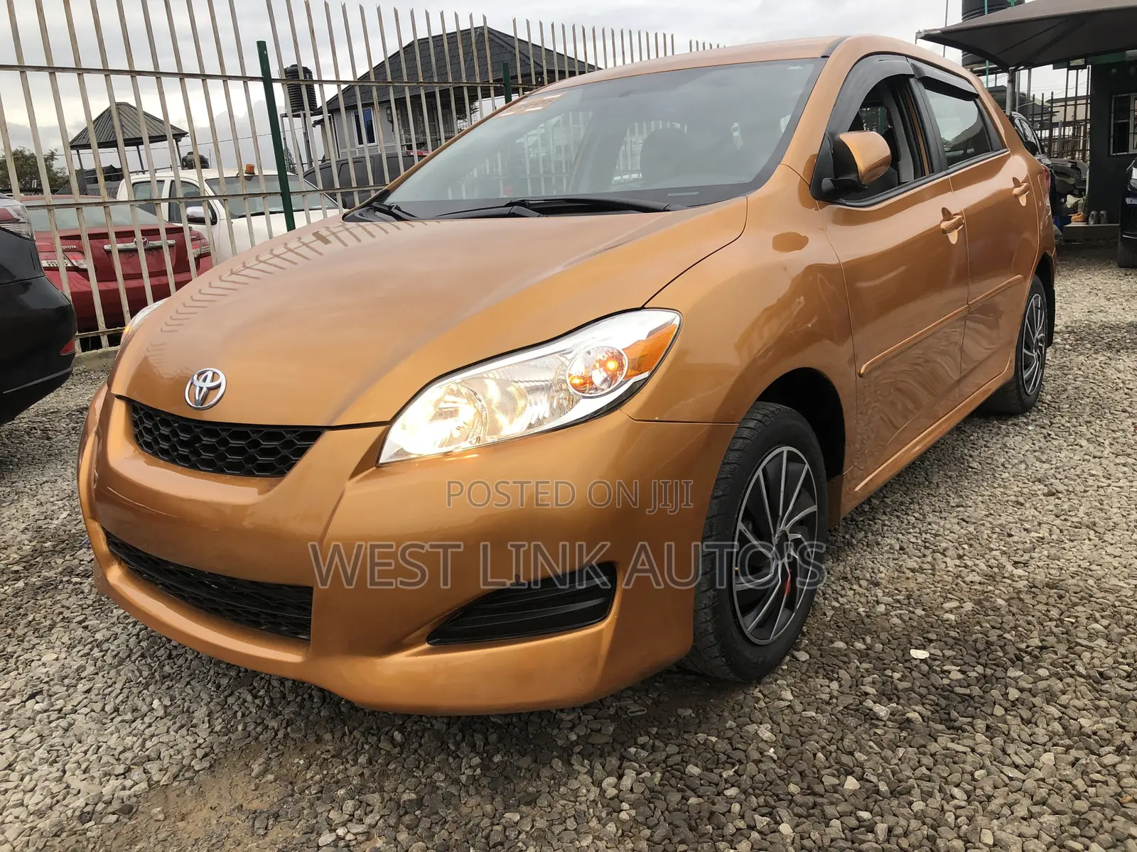 Toyota Matrix 2010 Gold