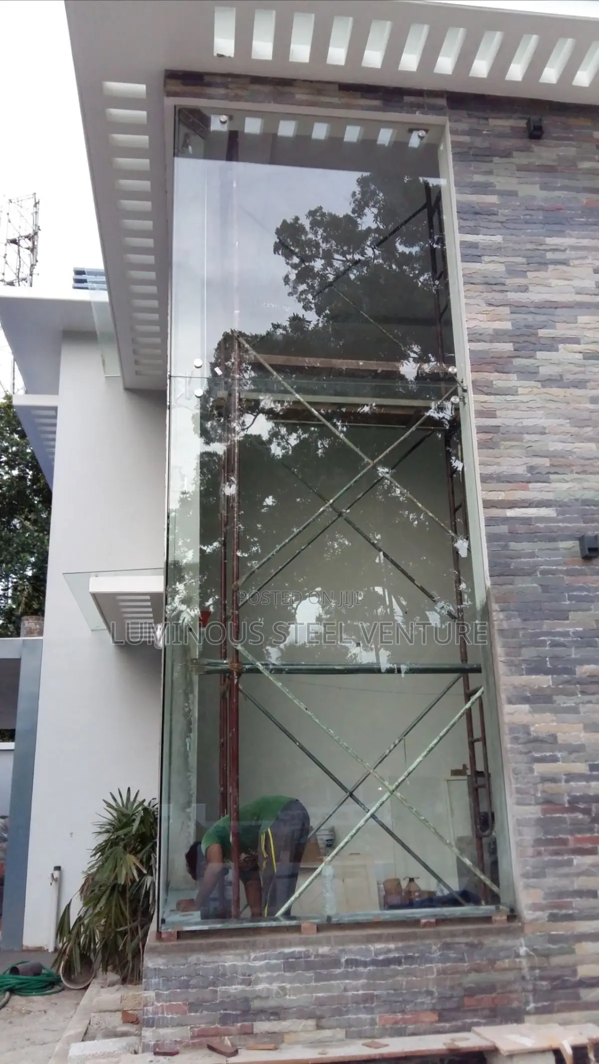 If It Breaks, the Interlayer Holds the Glass Pieces Together So They
