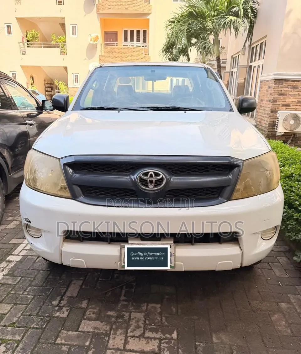 Toyota Hilux 2012 White