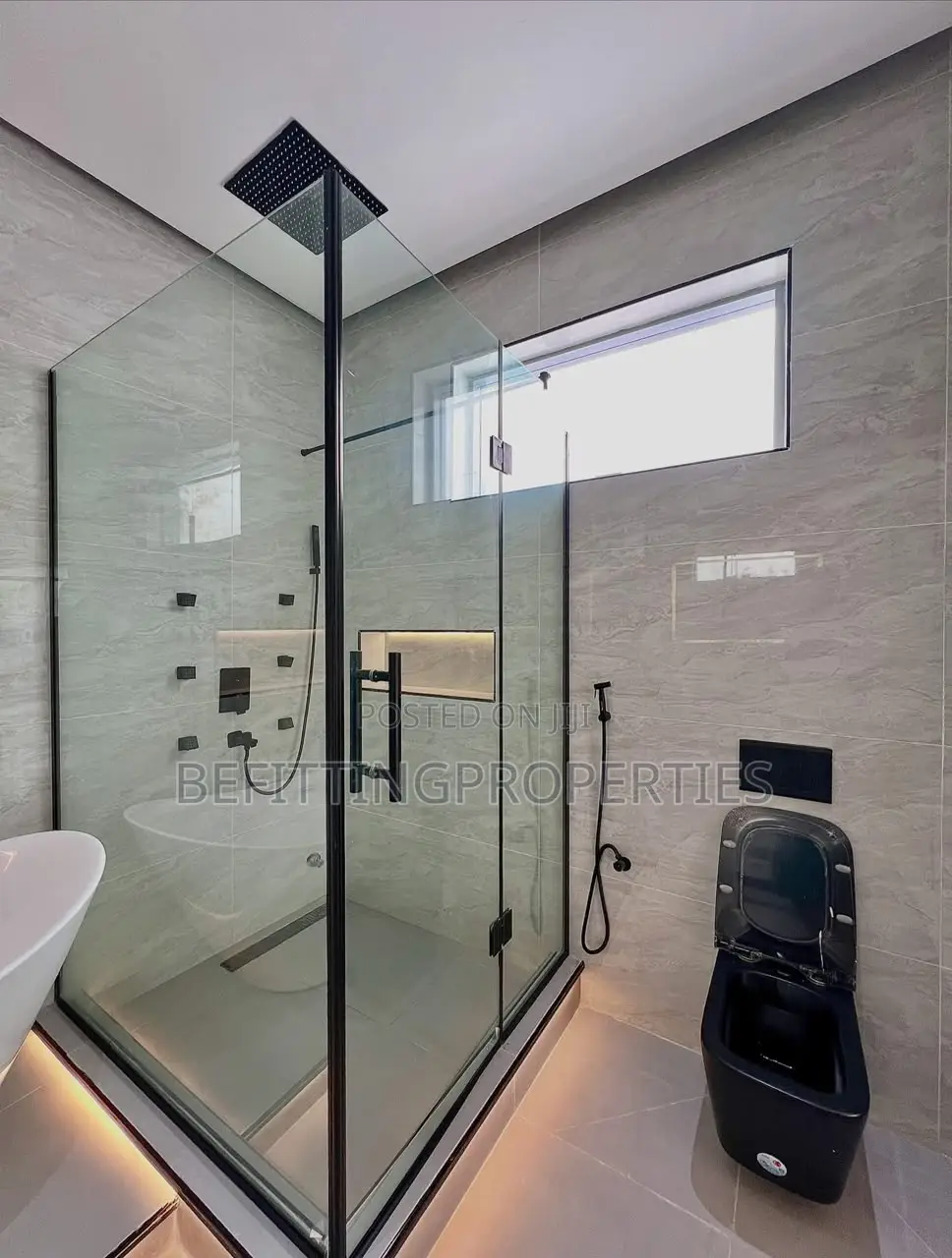 5bdrm House in Lekki for sale