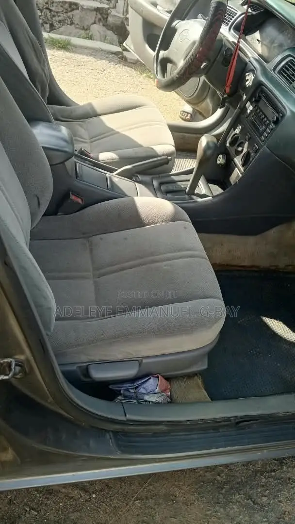 Toyota Camry 2001 Gray