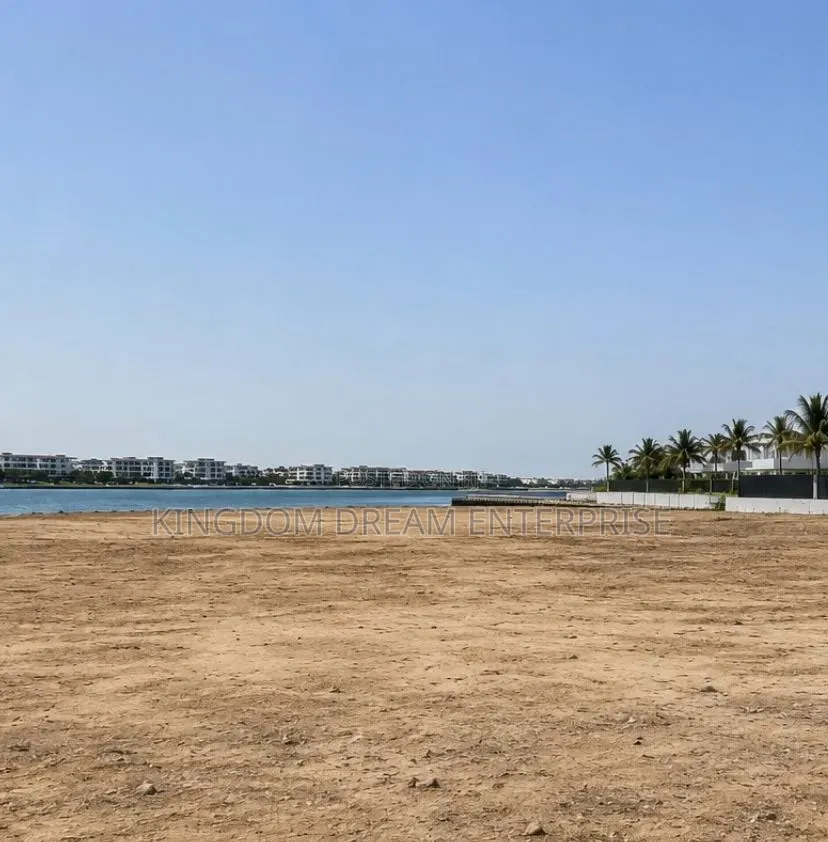 Waterfront Land 3,300sqm Federal C of O N4.7 M SQM