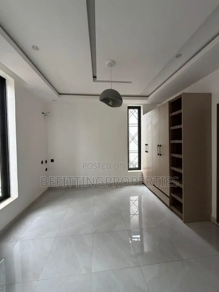 5bdrm Duplex in Abuja (FCT) for sale