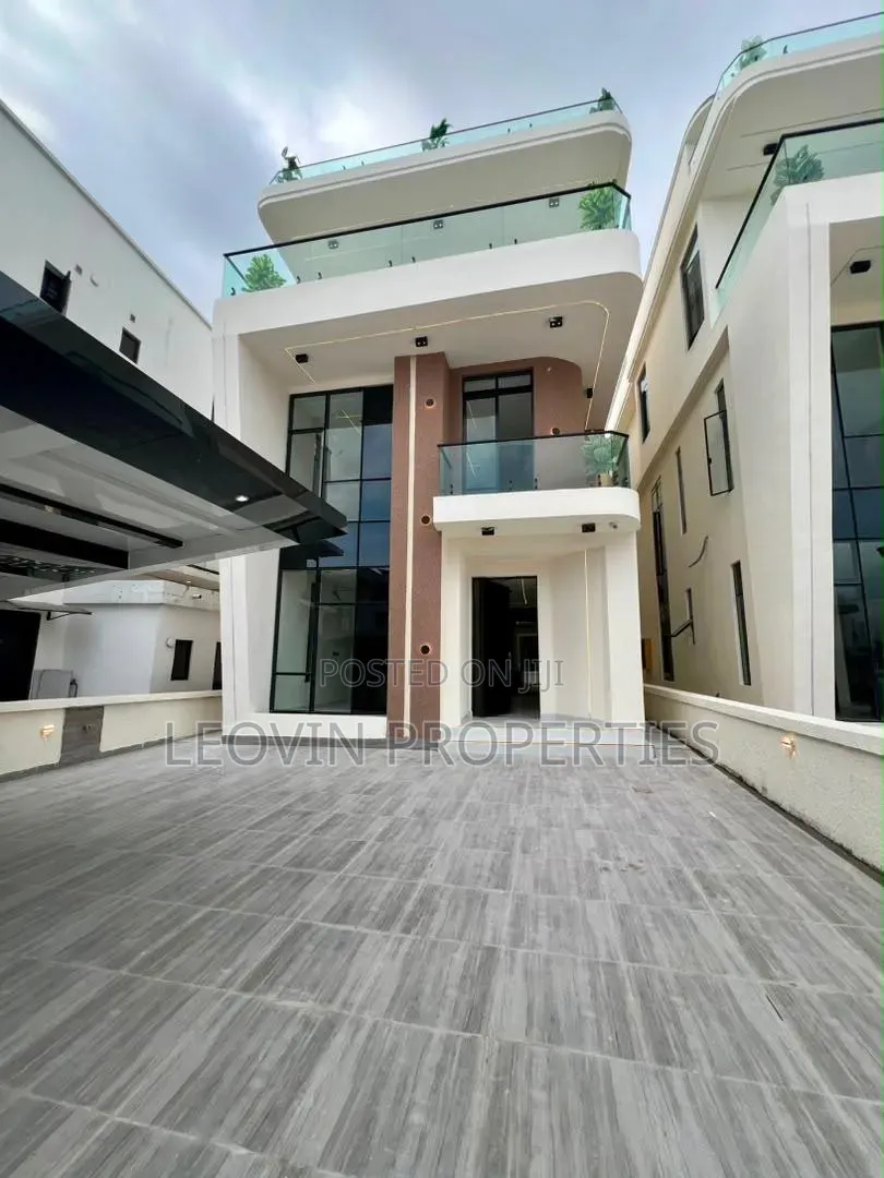 5bdrm Duplex in Chevron for sale