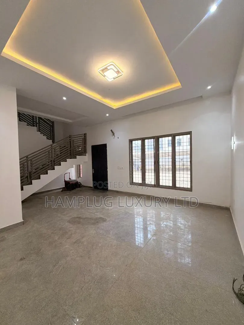 Furnished 5bdrm Townhouse/Terrace in Jahi for sale