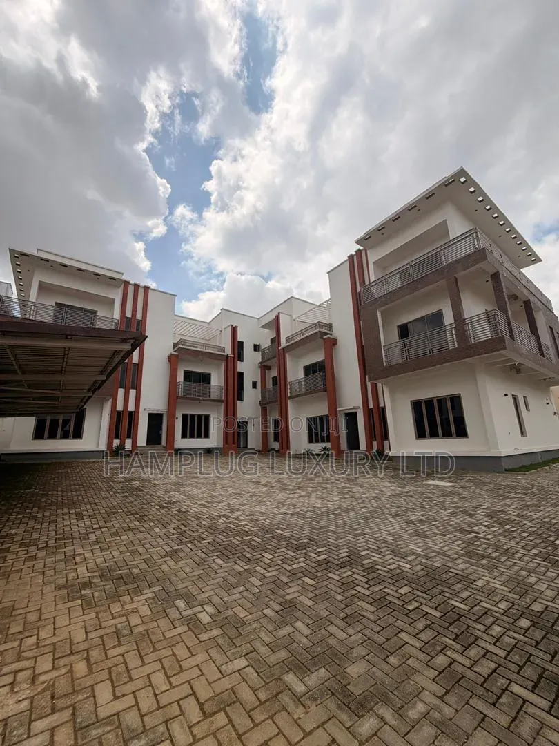 Furnished 5bdrm Townhouse/Terrace in Jahi for sale
