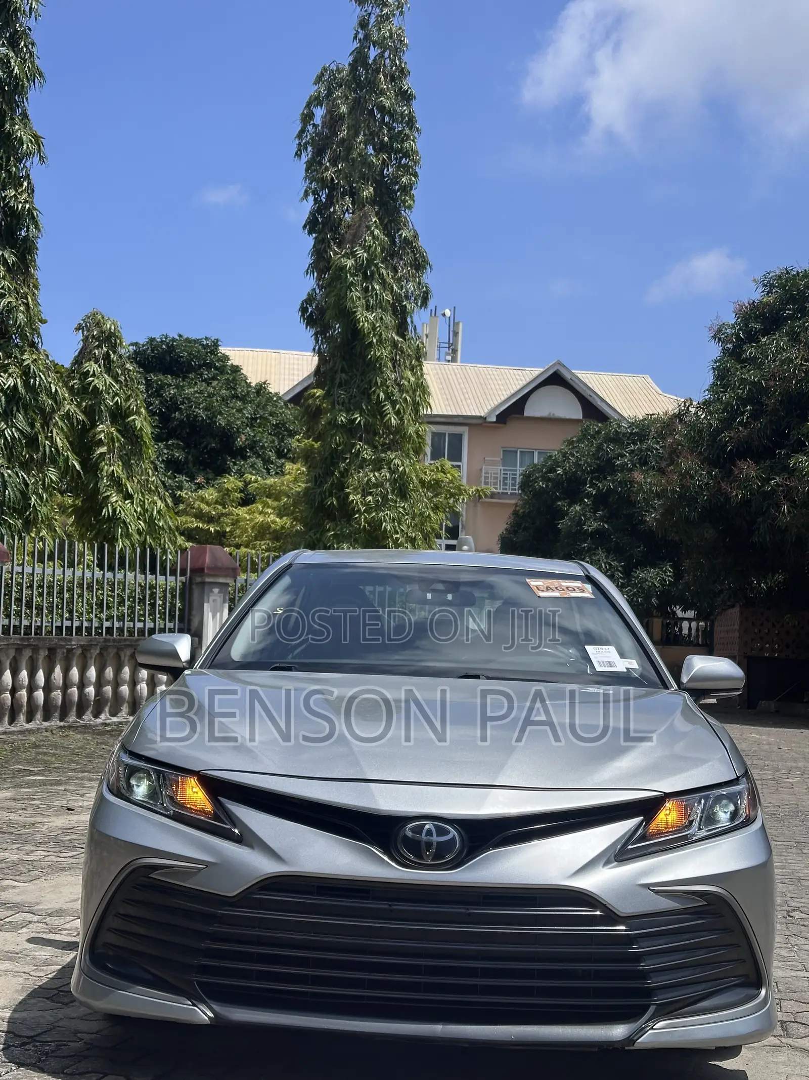 Toyota Camry SE 2021 Silver