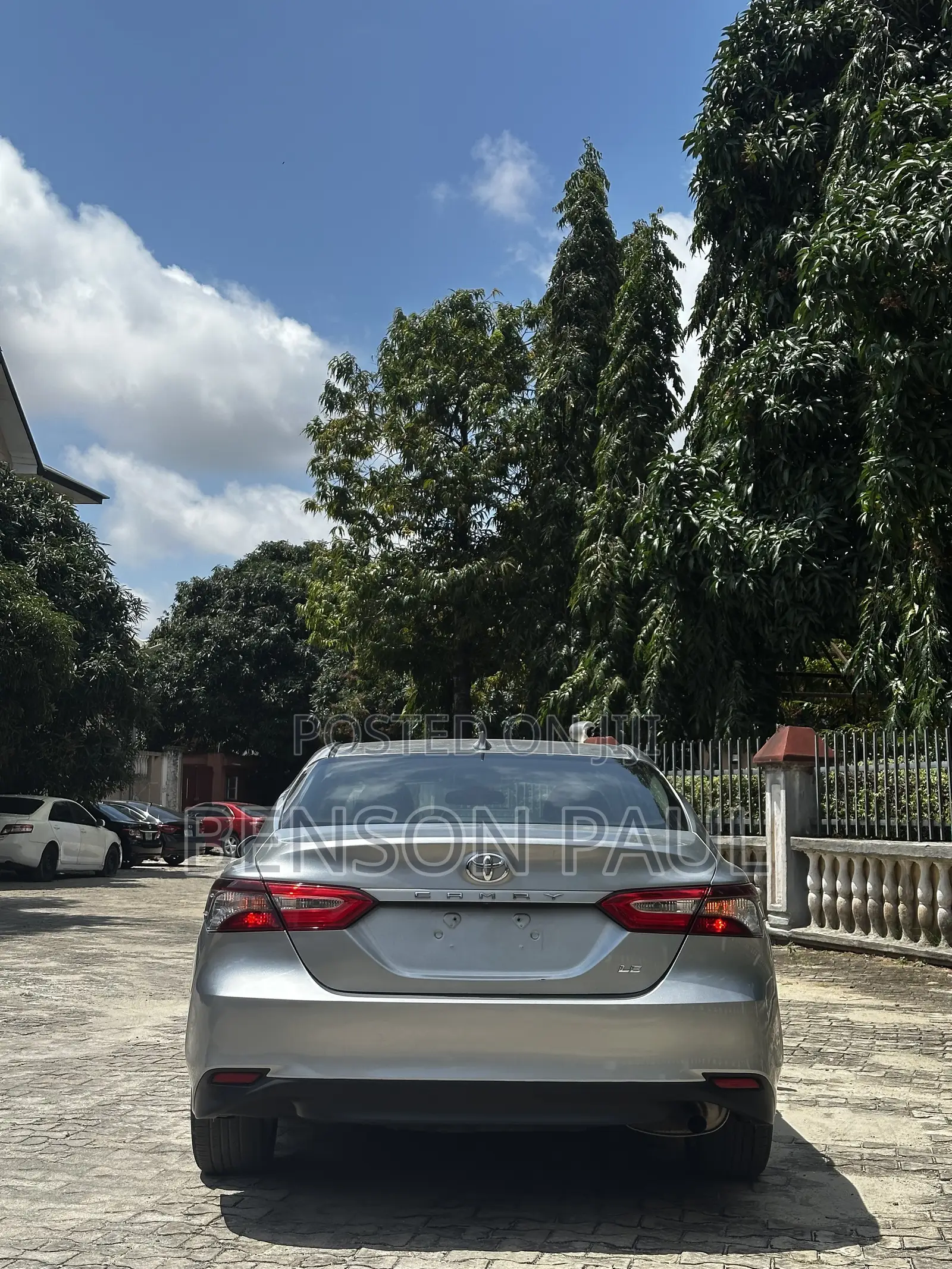 Toyota Camry SE 2021 Silver