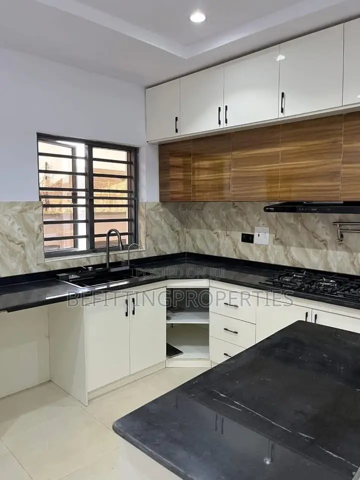 4bdrm Duplex in Magodo for sale
