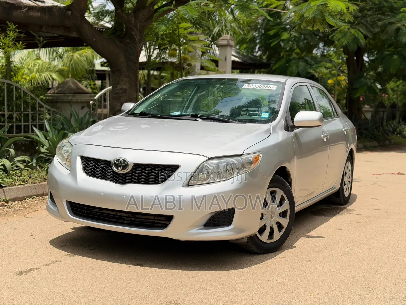 Toyota Corolla LE 4dr Sedan (1.8L 4cyl 4A) 2010 Silver