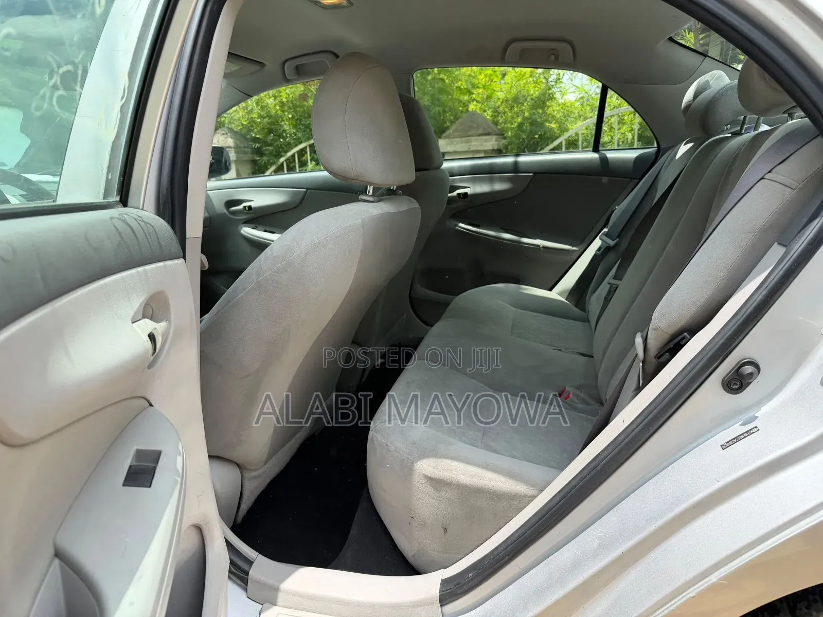 Toyota Corolla LE 4dr Sedan (1.8L 4cyl 4A) 2010 Silver