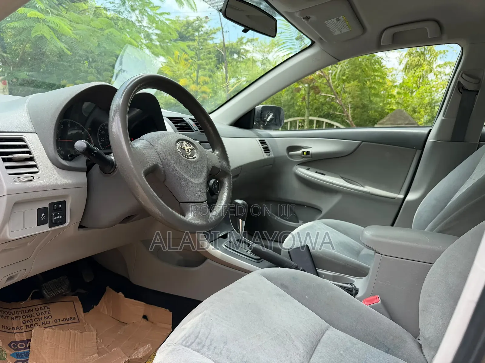 Toyota Corolla LE 4dr Sedan (1.8L 4cyl 4A) 2010 Silver