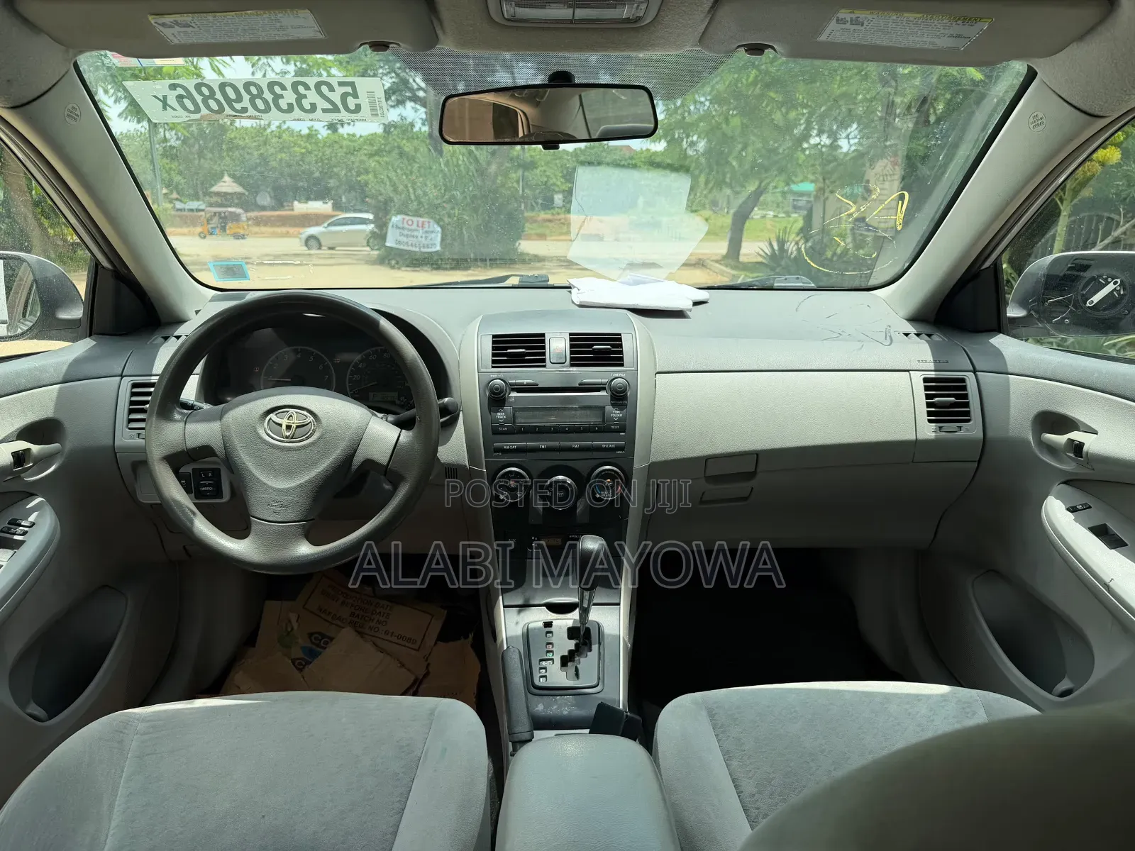 Toyota Corolla LE 4dr Sedan (1.8L 4cyl 4A) 2010 Silver