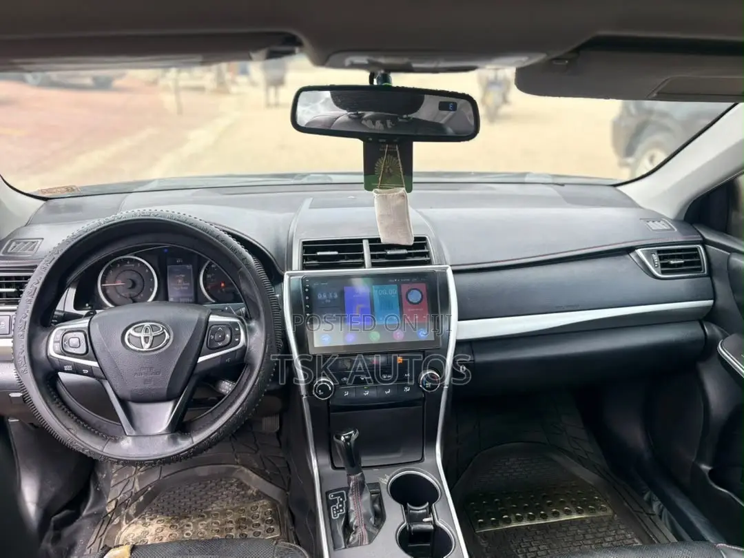 Toyota Camry SE 4dr Sedan (2.5L 4cyl 6A) 2016 Black