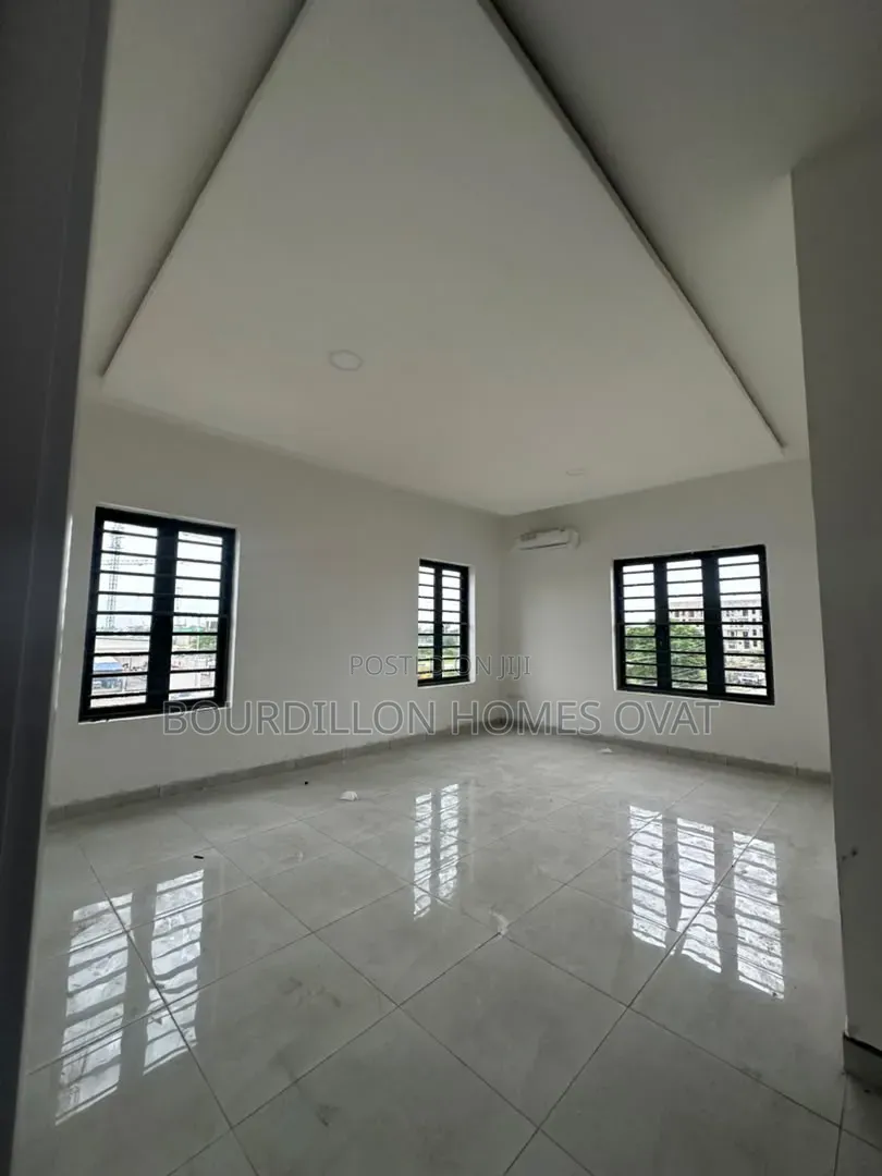 4bdrm Duplex in Victoria Island for sale