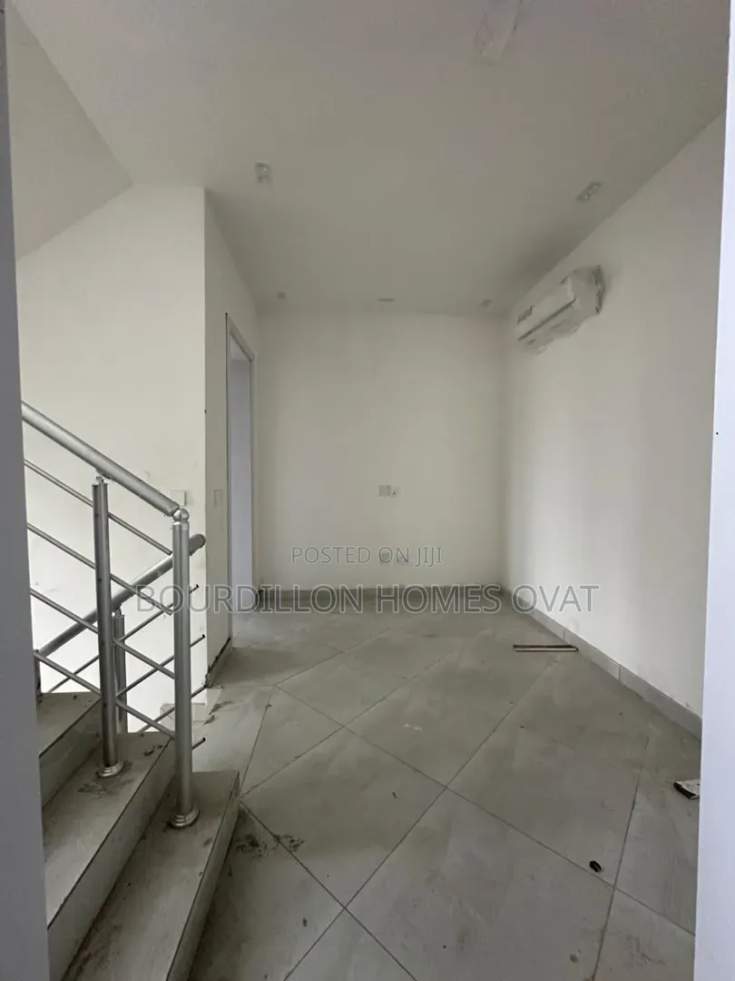 4bdrm Duplex in Victoria Island for sale