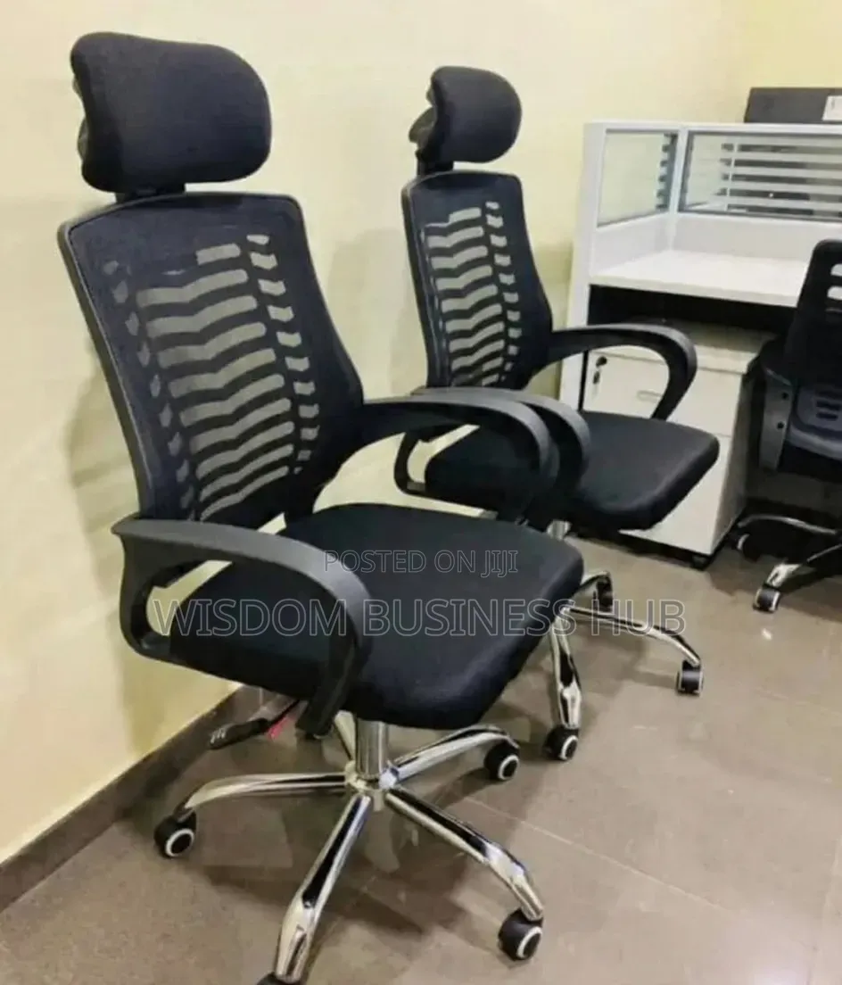 Breathable Mesh Office Chair With Lumber Support Pattern