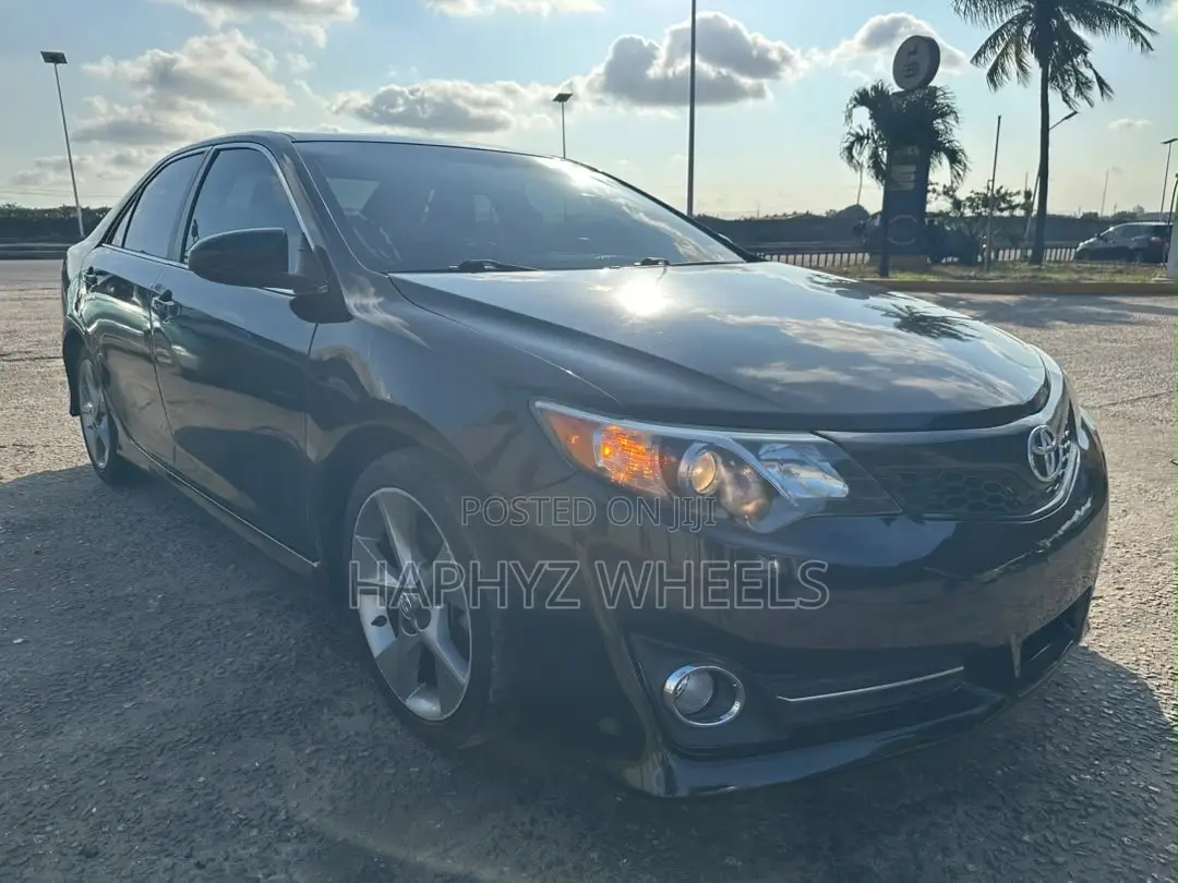 Toyota Camry SE 4dr Sedan (2.5L 4cyl 6A) 2014 Black