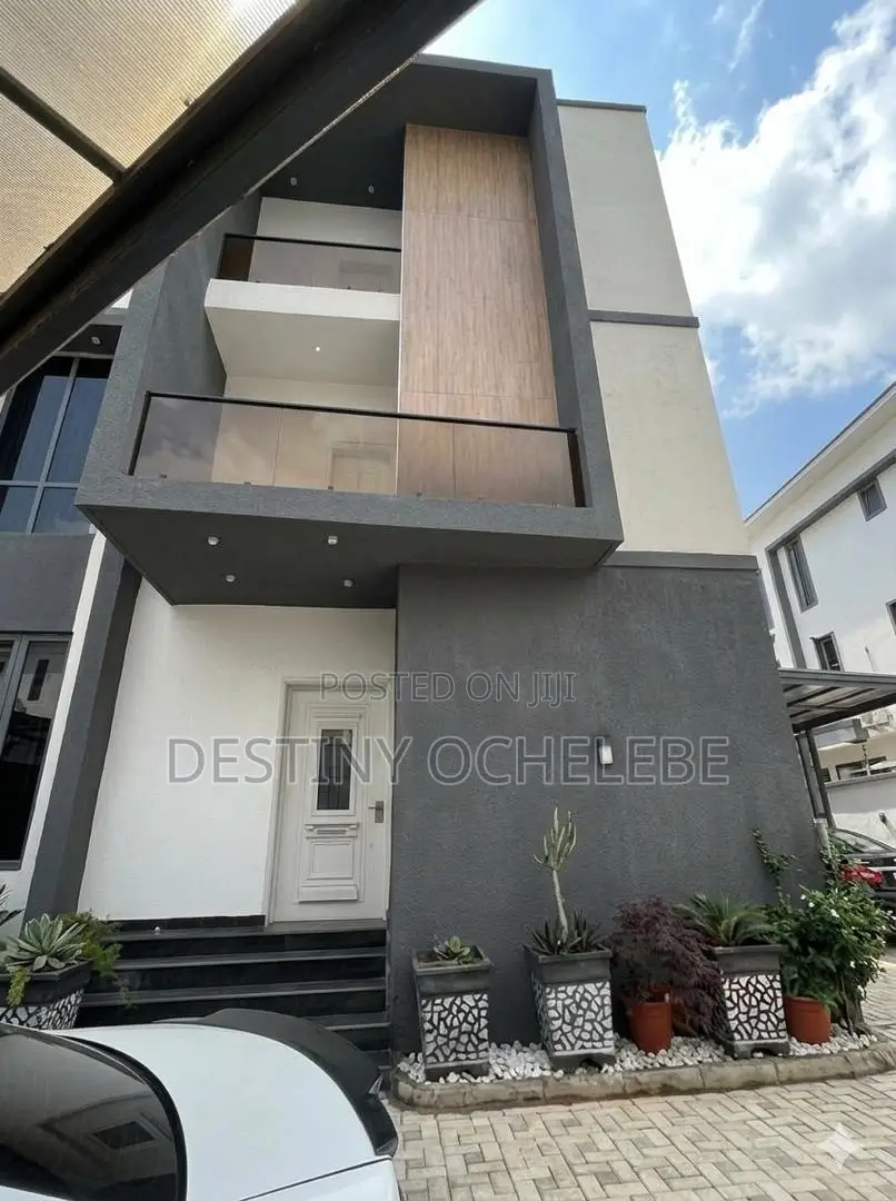 6bdrm Duplex in Mabushi for sale