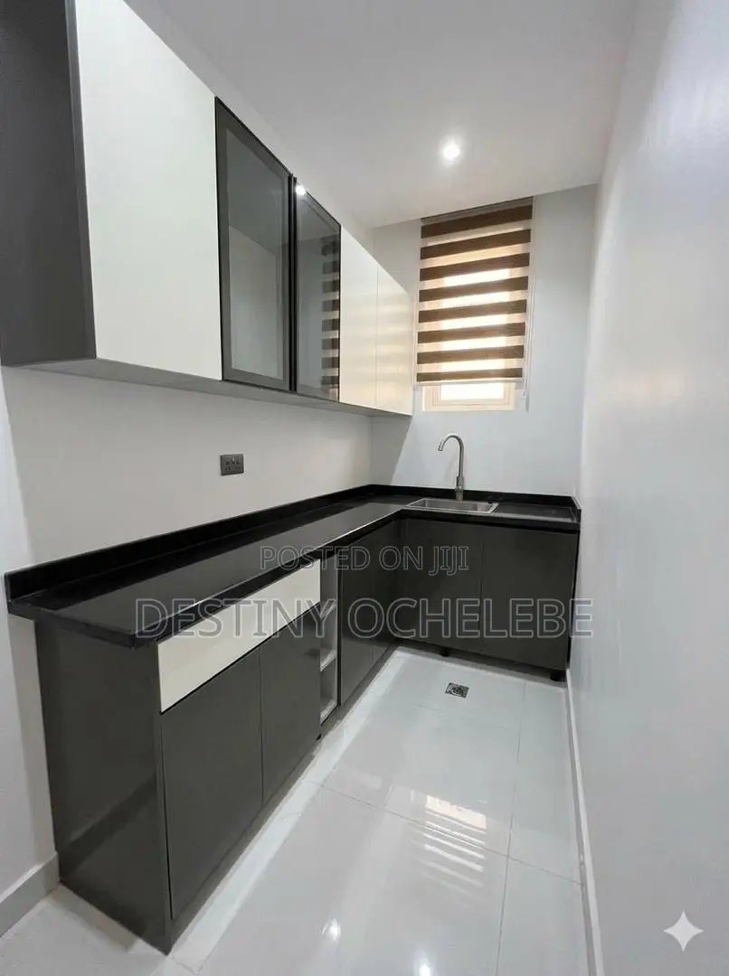 6bdrm Duplex in Mabushi for sale