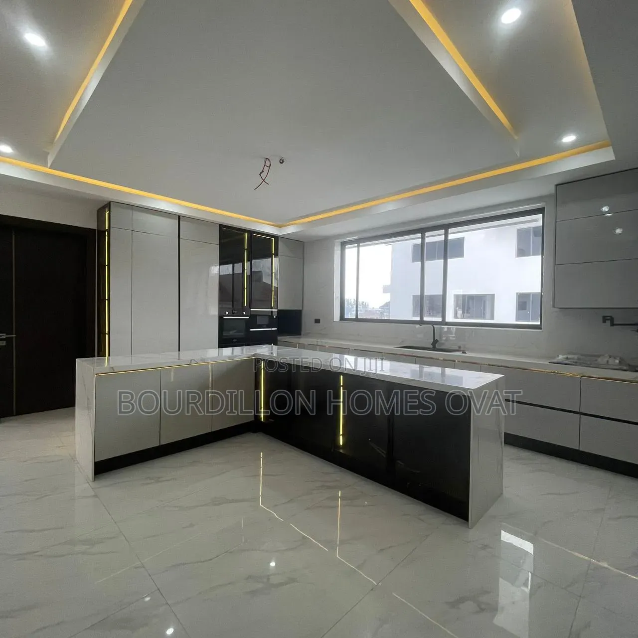 4bdrm Penthouse in Ikoyi Lagos State for sale