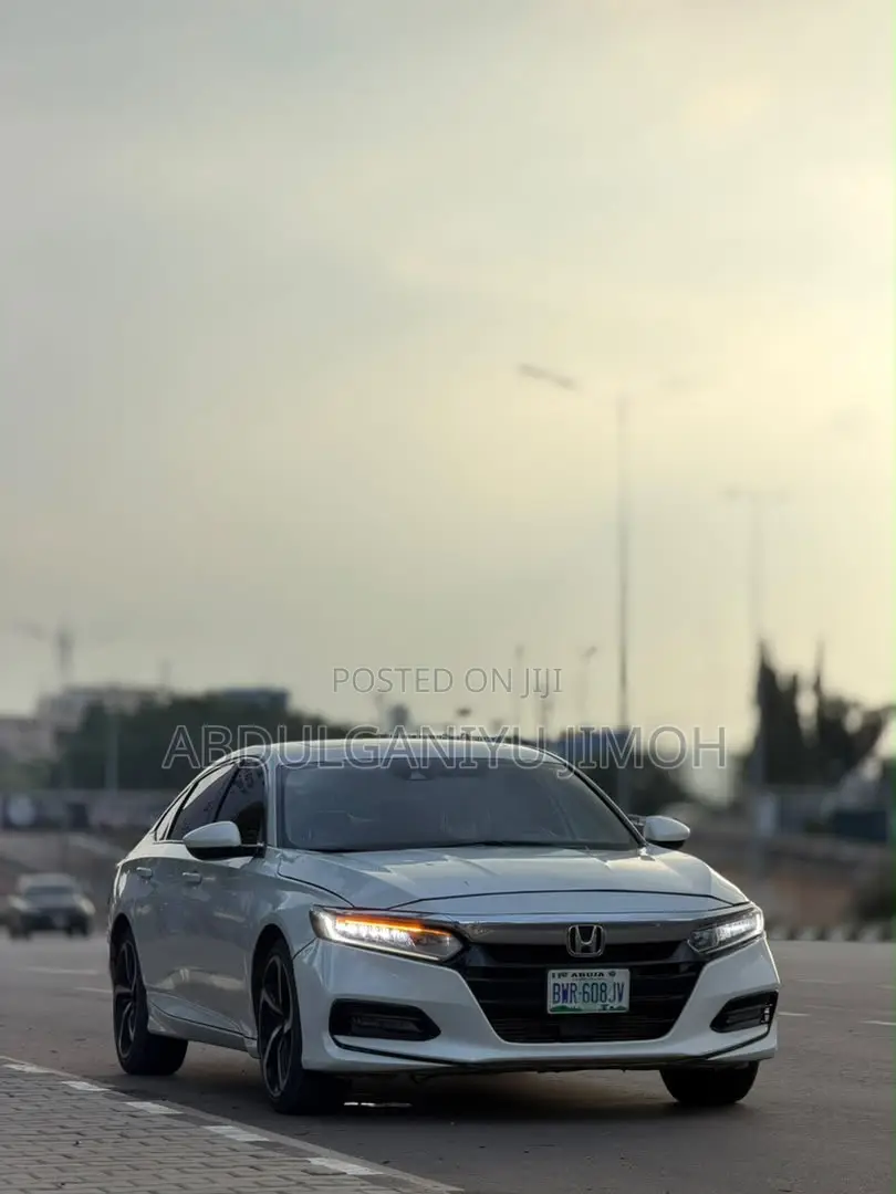 Honda Accord Sport (2.0L 4cyl Turbo 10A) 2019 White