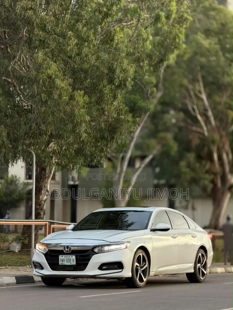 Honda Accord Sport (2.0L 4cyl Turbo 10A) 2019 White
