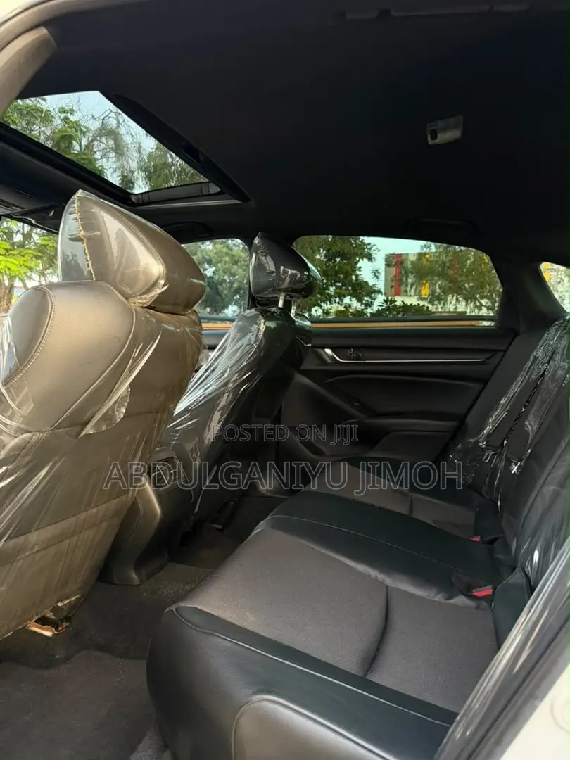 Honda Accord Sport (2.0L 4cyl Turbo 10A) 2019 White