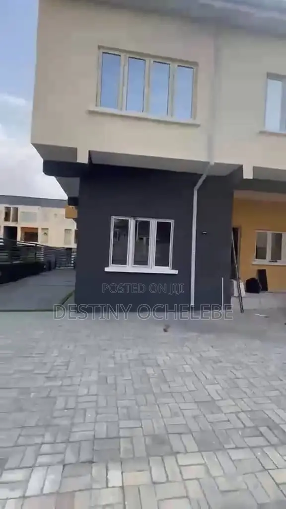5bdrm Duplex in Life Camp for sale