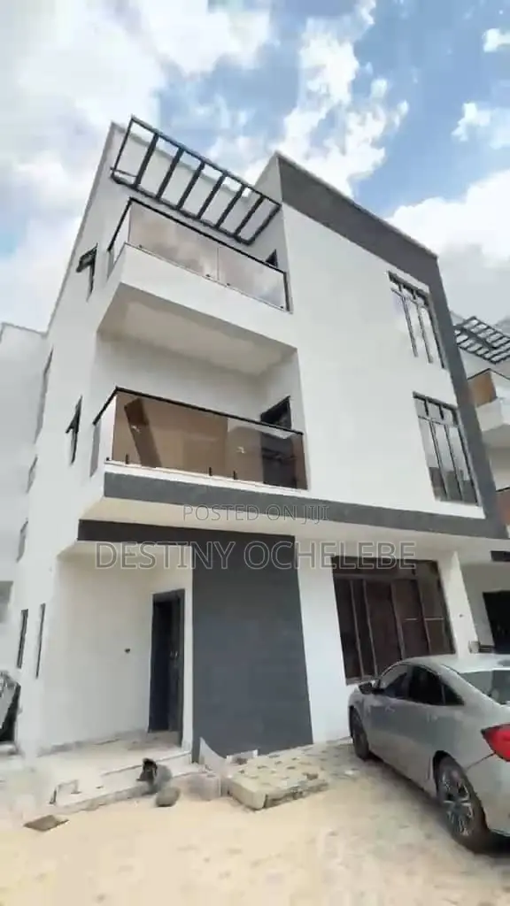 5bdrm Duplex in Mabushi for sale