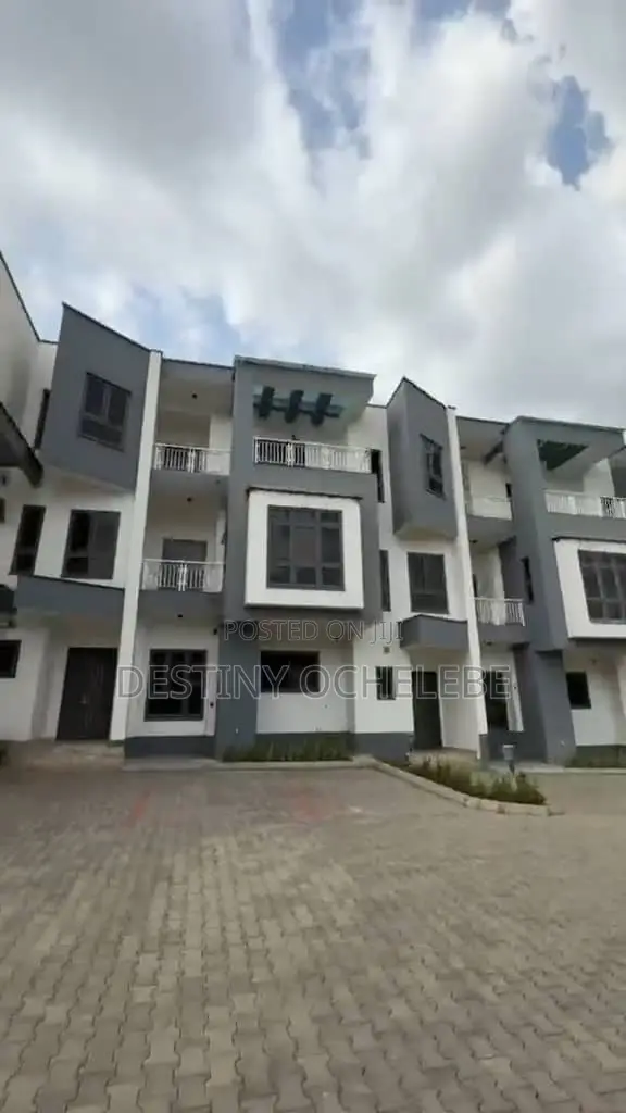 4bdrm Duplex in Wuse 2 District for sale