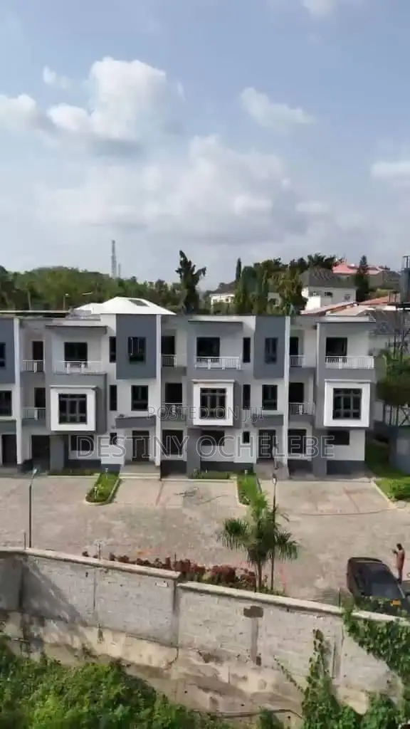 4bdrm Duplex in Wuse 2 District for sale