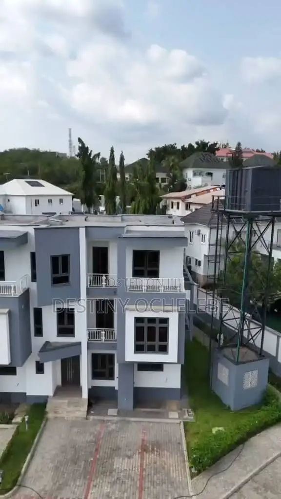 4bdrm Duplex in Wuse 2 District for sale